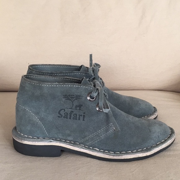 bata chukka boots
